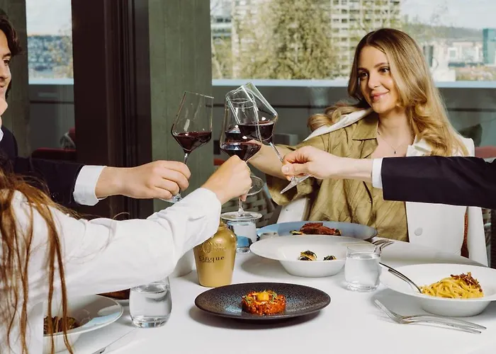 Wat De In De Buurt Zurich? 5*