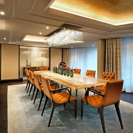 Five - Luxury Ζυρίχη