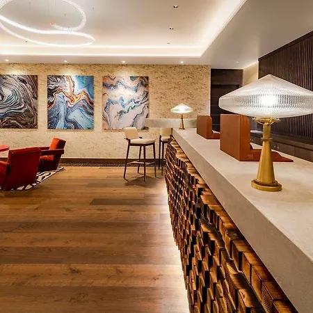 Five - Luxury Hotel 5*