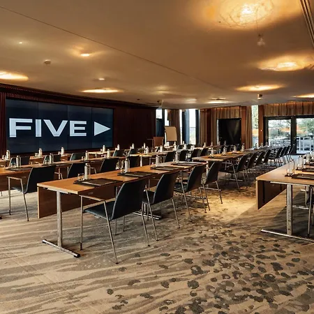 Five - Luxury Готель 5*