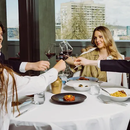 Five - Luxury 5*