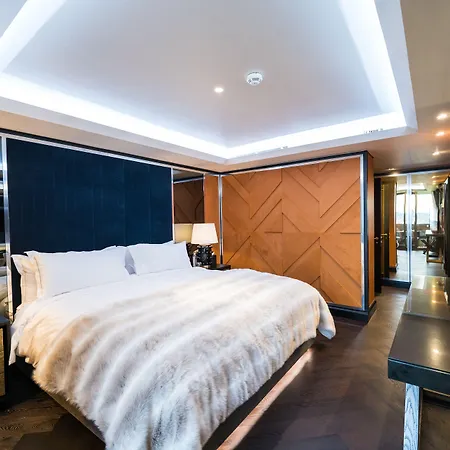 Hotel Five - Luxury
