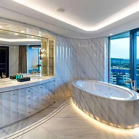 Five - Luxury Szálloda 5*
