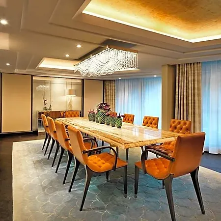 Five - Luxury Zürich