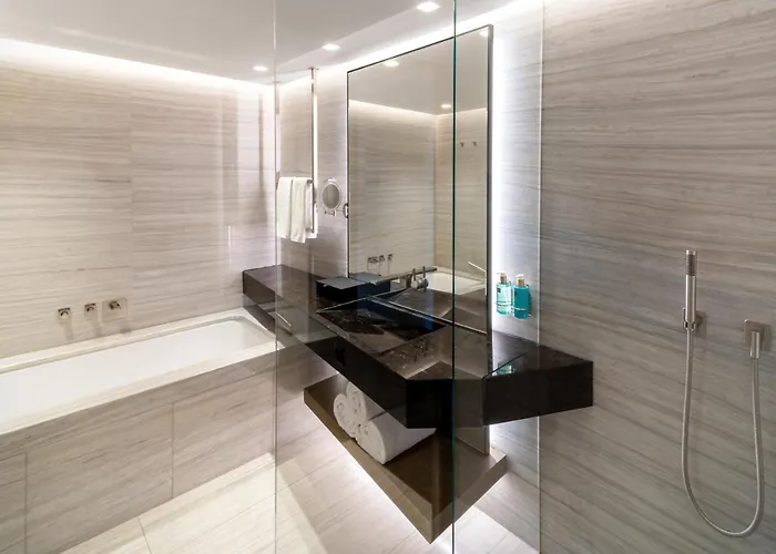 Hotel Five Lifestyle 5*