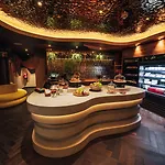 Five - Luxury 5* ציריך