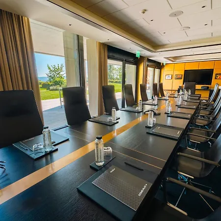 Szálloda Five - Luxury Zürich